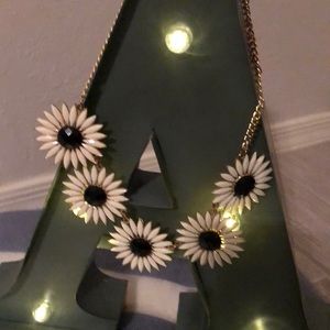 Daisy statement necklace